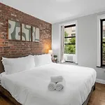 Modern Manhattan Retreat Near Central Park