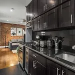 Modern Manhattan Retreat Near Central Park