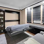 Stylish 1br In The Heart Of The With Gym