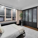 Stylish 1br In The Heart Of The With Gym *