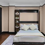Stylish 1br In The Heart Of The With Gym * New York
