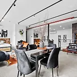 Brooklyn Bay Lofts - Modern Chic Rentals With Rooftop Terrace