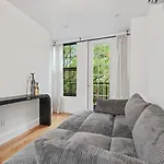 Private 1 Bed In Brooklyn!