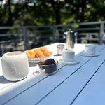 Serene Brooklyn Escape Near Cafes & Park, Sleeps 5