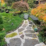 Brooklyn, Garden, Spacious, Great Location, 1 Stop To Manhattan