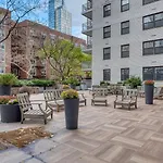 Blueground Yorkville Pool Nr Central Park Nyc-1329