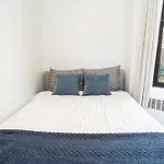 Chic 2Bd Upper East Side Retreat
