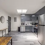 Bright 2Br 2Ba Steps From Central Park, Great Location!