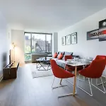 Beautiful 1 Bed Fully Furnished Apartment *