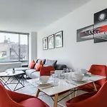 Apartment Beautiful 1 Bed Fully Furnished
