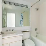 Contemporary 2 Bed 2 Bath Bright And Sunny