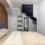 Private Room At A Shared Apartment By Times Square