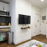 Apartment 69-2a Prime Lower East Side 1br Brand New New York