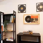 Modern 2Br Plus Basement Brooklyn Stay And Backyard