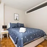 2 Bed Apt Ideally Located In Ues Of Manhattan