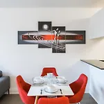 Beautiful 1 Bed Fully Furnished * New York