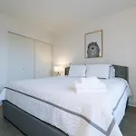 Beautiful 1 Bed Fully Furnished Apartment