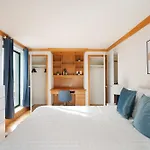 Contemporary 2 Bed 2 Bath Apt Bright And Sunny