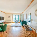 Apartment Contemporary 2 Bed 2 Bath Bright And Sunny