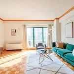 Apartment Contemporary 2 Bed 2 Bath Bright And Sunny New York