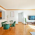 Contemporary 2 Bed 2 Bath Bright And Sunny Apartment