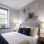 Stylish Retreat In Midtown Nyc Walk To Everything