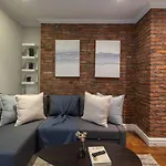 Stylish Retreat In Midtown Nyc Walk To Everything