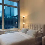 Apartment Entire Luxury Midtown With Pool, Gym, And Sauna New York