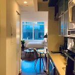 Apartment Entire Luxury Midtown With Pool, Gym, And Sauna New York