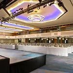Hilton Midtown 4*