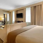 Omni Berkshire Place 4*