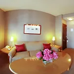 Hotel Giraffe By Library Hotel Collection