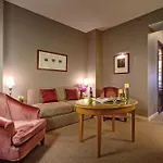 Hotel Giraffe By Library Hotel Collection