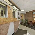 Super 8 By Wyndham Long Island City Lga Hotel