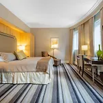 Omni Berkshire Place 4*
