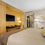 Omni Berkshire Place