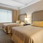 Omni Berkshire Place 4*