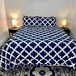 2 Stops To Manhattan, 3 Bedrooms In Lic ! Apartment