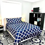 2 Stops To Manhattan, 3 Bedrooms Apt In Lic !