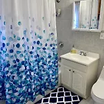 2 Stops To Manhattan, 3 Bedrooms In Lic ! New York