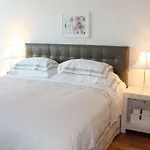 Luxury Three Bedroom Residence In Midtown Near Time Square