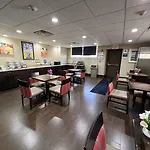 Travelodge By Wyndham Queens