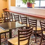 Avion Near Lga Airport, An Ascend Collection 3*