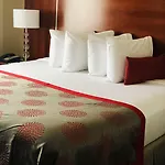 Hotel Ramada By Wyndham Staten Island 3*