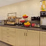 Hotel Ramada By Wyndham Staten Island New York
