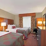 Ramada By Wyndham Staten Island Hotel 3*