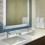 Courtyard By Marriott Manhattan/chelsea