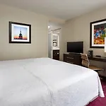 Hampton Times Square 3*