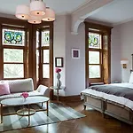 Arlington Place 3*