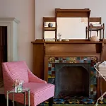 Arlington Place Hotel